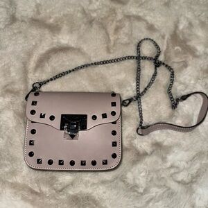 BORSE IN PELLE made in Italy Small mauve cross body with gun metal studs & chain